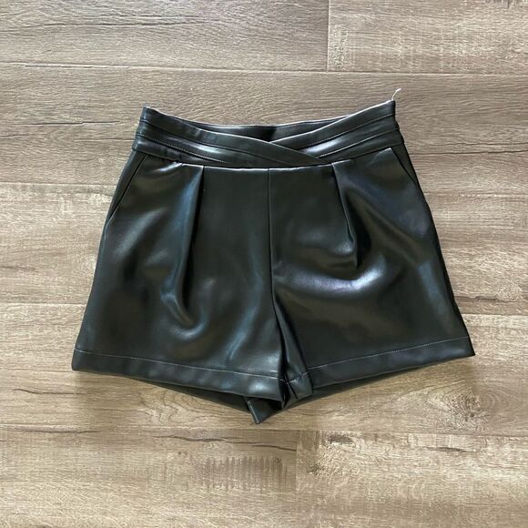 7 For All Mankind Faux Leather Shorts - Picture 1 of 5